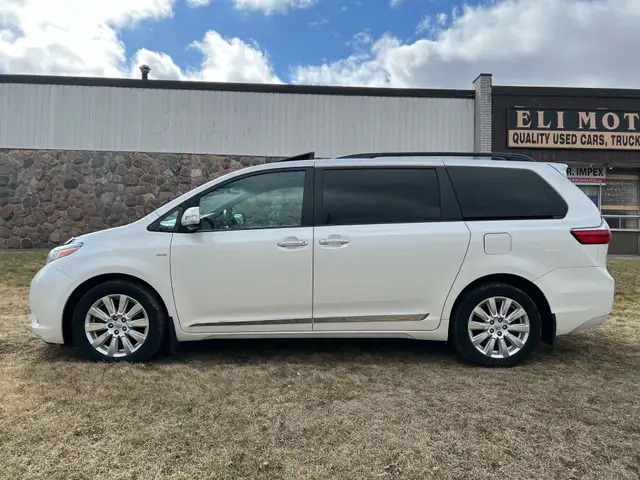 2017 Toyota Sienna XLE LIMITED AWD DUAL SUNROOF NAVI DVD BSM in Cars & Trucks in City of Toronto - Image 9