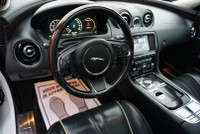SAFETY INCLUDED ACCIDENT FREE Very Clean Jaguar XJ 3.0L V6 AWD With Automatic Transmission has Camer... (image 8)