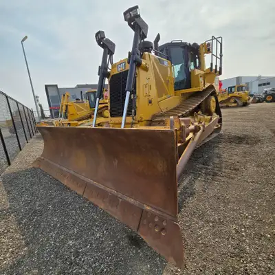 2017 Caterpillar D8T Track-Type Tractor 3076 hours 1046 idle hours • Angle Blade • Winch with Fair L...