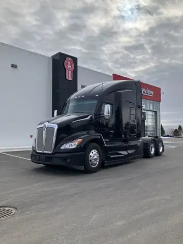 2022 KENWORTH T680 76 HI RISE WITH WARRANTY NEW MVI FULL SERVICE 90% RUBBER FULL DETAIL REMAINDER OF...