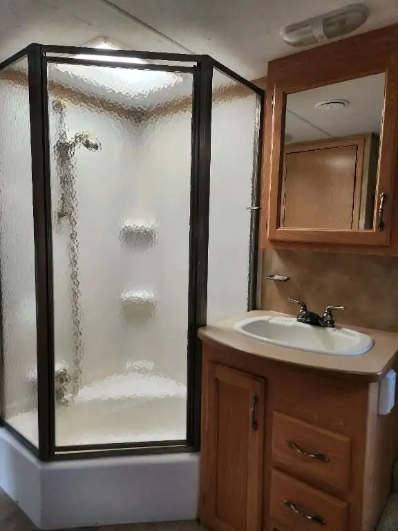 2006 Keystone Laredo 30BH *Lits superposes* in RVs & Motorhomes in Thetford Mines - Image 26