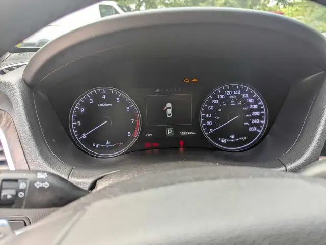 2015 Hyundai Genesis Ultimate dans Autos et camions dans London - Image 13