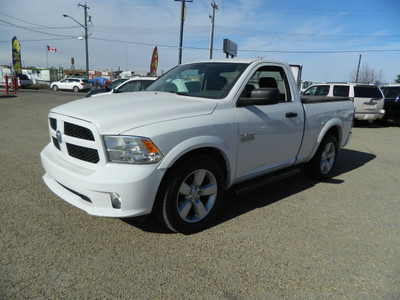 2013 Dodge RAM 1500 SHORT BOX 2WD /VERY CLEAN UNIT INSIDE & OUT