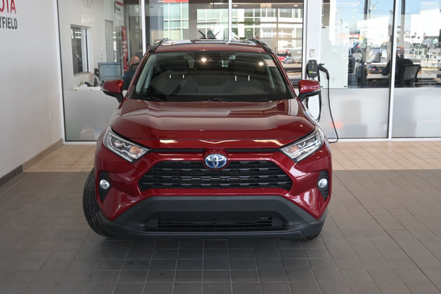 2021 Toyota RAV4 XLE HYBRIDE in Cars & Trucks in West Island - Image 3