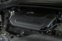 Francais: * Jantes 18 pouces Pin Spoke noires avec Runflat * Volant chauffant * Accès confort * Toit... (image 8)