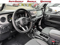 4X4, CLOTH LOW-BACK FRONT HEATED BUCKET SEATS, TECHNOLOGY GROUP, BLACK MOPAR TUBULAR SIDE STEPS, PAR... (image 9)