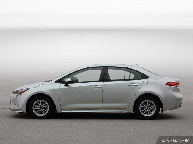 2023 Toyota Corolla Hybrid Le | Keyless Entry | Clean Carfax in Cars & Trucks in Hamilton - Image 2