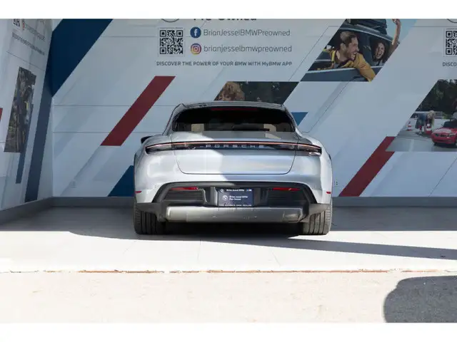 2022 Porsche Taycan 4S Cross Turismo dans Autos et camions dans Ville de Vancouver - Image 13
