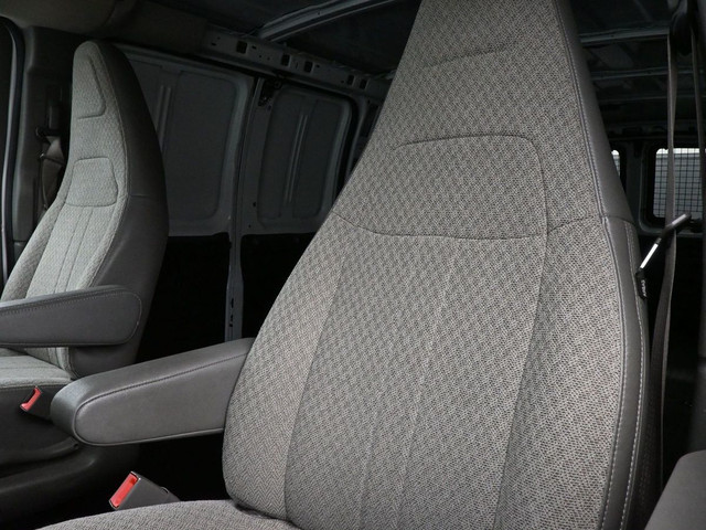 2021 GMC Savana Cargo Van 3/4 Ton Extended Length in Cars & Trucks in City of Halifax - Image 3
