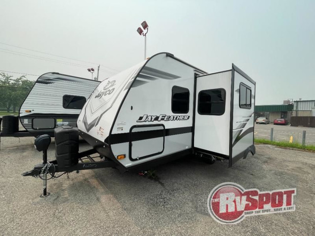 2023 Jayco Jay Feather 19MRK in Travel Trailers & Campers in City of Montréal - Image 3