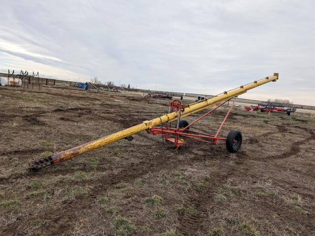 Westfield 7 X 36 Ft Grain Auger 70-36 in Farming Equipment in Grande Prairie