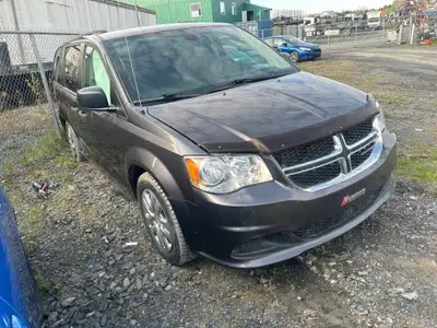 24-1640-19 Chrysler Caravan SE 84514 KM ,AIR BAGS DEPLOYE , AUTO EN MARCHE ,AUTO ACCIDENTE V.G.A , ,...