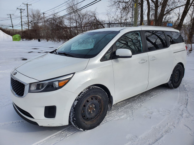 2016 Kia Sedona LX 8 SEATS GREAT CONDITION in Cars & Trucks in City of Montréal - Image 3