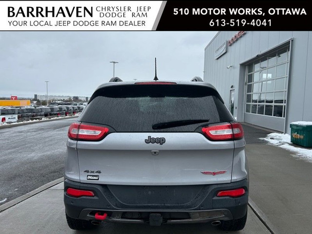 2018 Jeep Cherokee Trailhawk L Plus 4x4 | Leather | Pano Roof in Cars & Trucks in Ottawa - Image 3