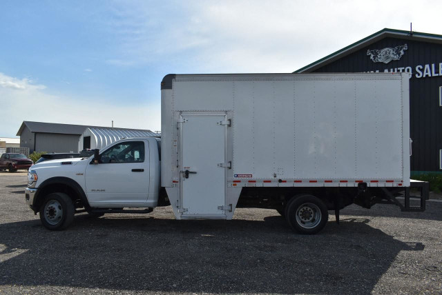 2019 RAM 4500 ST 4x2 Reg Cab 204.5" WB - 6.4L - CUBE TRUCK in Cars & Trucks in Winnipeg - Image 3