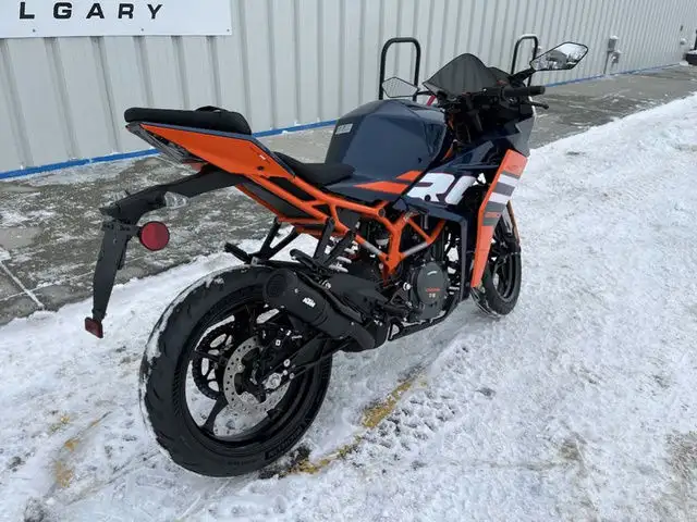2024 KTM RC 390 in Street, Cruisers & Choppers in Calgary - Image 9