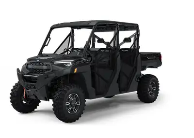 Bras triangulaires arqués à grand dégagement
Insigne premium édition Texas
Moteur ProStar de 82 CV...