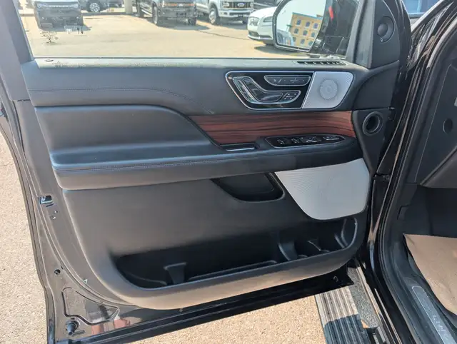 2021 Lincoln Navigator Reserve 3.5L, HIGH OUTPUT, NAVIGATION,... in Cars & Trucks in Calgary - Image 23