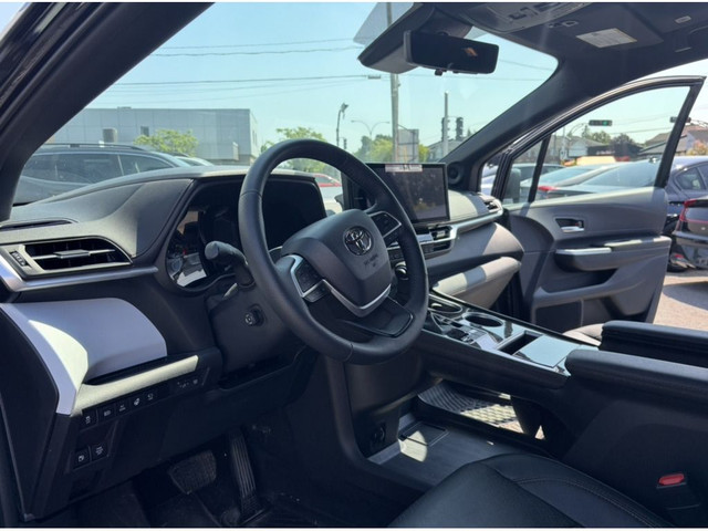 2025 Toyota Sienna LIMITED AWD, HYBRID, CUIR, TOIT OUVRANT in Cars & Trucks in Longueuil / South Shore - Image 2