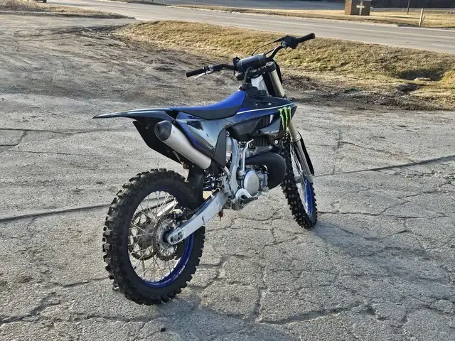 2022 YAMAHA YZ250 - BLACK in Dirt Bikes & Motocross in Delta/Surrey/Langley - Image 4