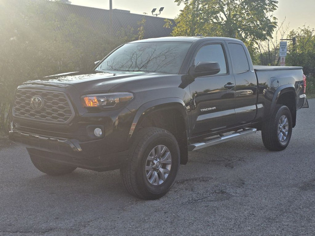 2018 Toyota Tacoma SR5 4x4 Access Cab 127.4 in. WB Automatic in Cars & Trucks in City of Toronto - Image 3