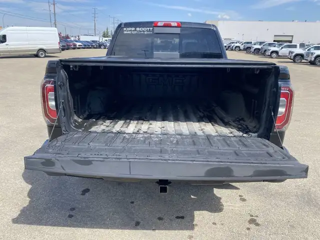 2018 GMC Sierra 1500 SLT in Cars & Trucks in Edmonton - Image 13