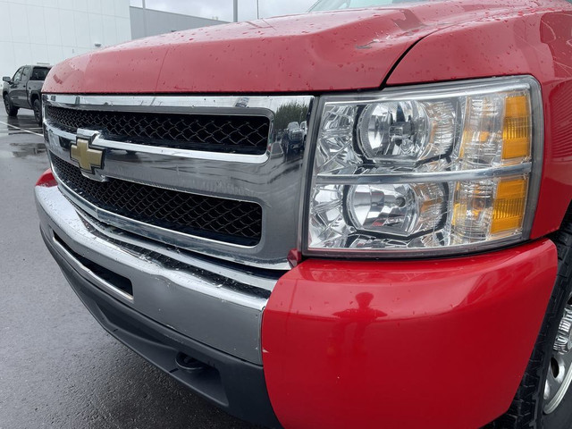 2011 Chevrolet Silverado 1500 LS Cheyenne Edition in Cars & Trucks in Calgary - Image 3
