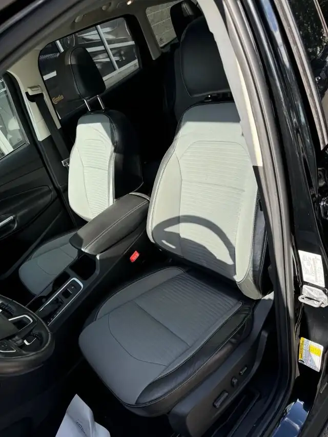 2017 Ford Escape TITANIUM! DEALER SERVICED! SUNROOF, HEATED SEAT in Cars & Trucks in Ottawa - Image 17