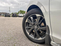 The 2022 Honda Odyssey Touring offers unparalleled versatility and family-friendly features. With on... (image 9)