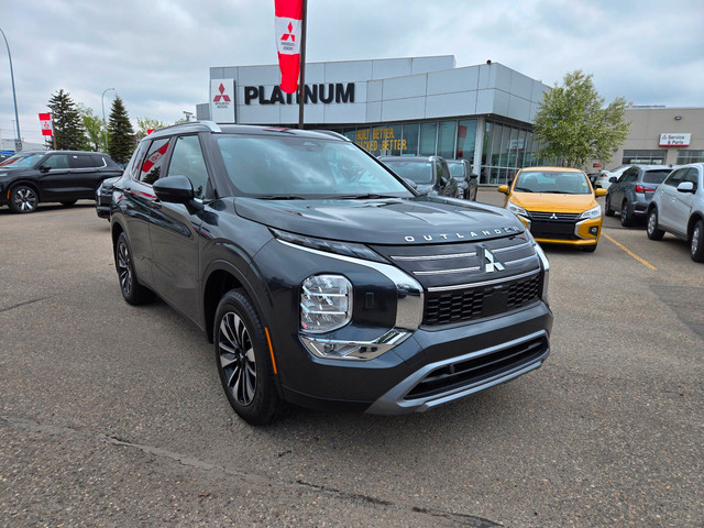 2025 Mitsubishi Outlander LE Nearly Brand New! 0.9% Financing in Cars & Trucks in Calgary