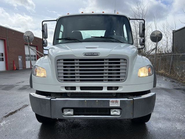 2018 Freightliner M2 106 *BOGO or 6% Dep Match* in Heavy Trucks in Longueuil / South Shore - Image 2