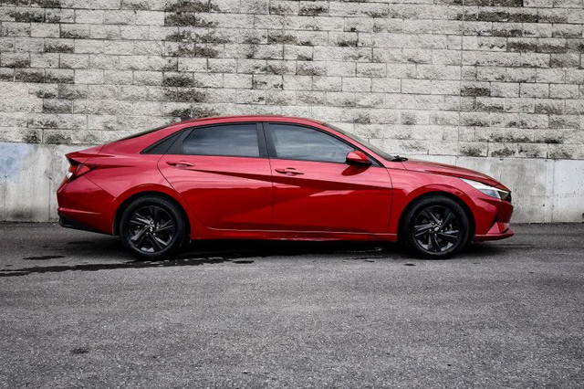 2022 Hyundai Elantra Preferred • SUNROOF • HEATED SEATS • CP/AA in Cars & Trucks in Kingston - Image 2