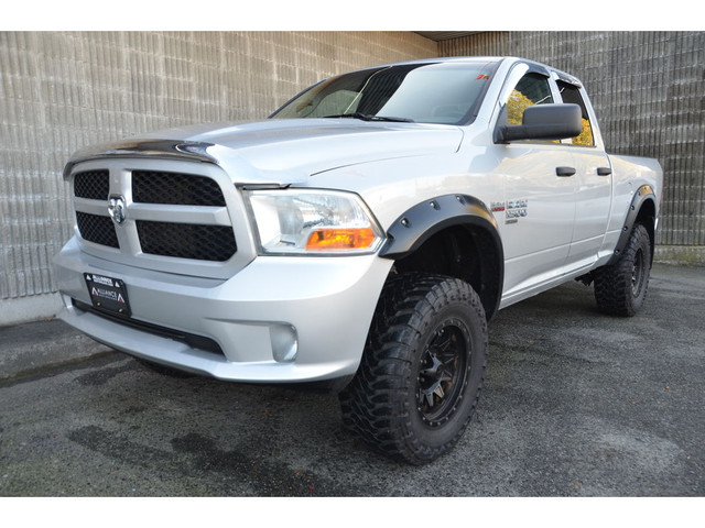  2019 Ram 1500 Classic Express LIFTED, AFTERMARKET WHEELS! in Cars & Trucks in Burnaby/New Westminster - Image 2