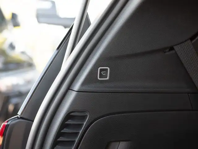 2025 Chrysler Grand Caravan SXT, Heated Leather, Lane Keep in Cars & Trucks in Calgary - Image 23