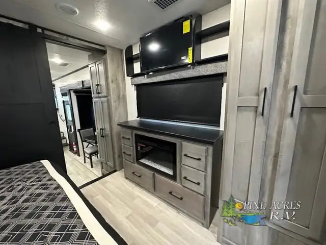 2024 KZ Durango Gold G387FLF (FRONT LIVING) in Travel Trailers & Campers in Truro - Image 22
