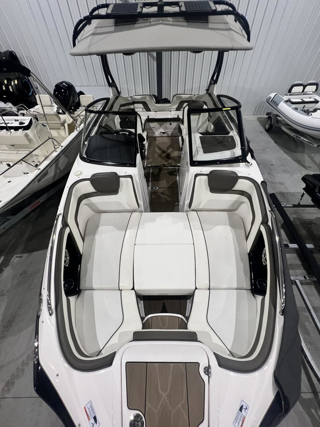 2016 Yamaha 242 Limited SE series in Powerboats & Motorboats in Grand Bend - Image 3