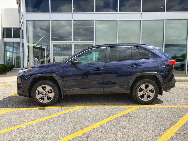 2023 Toyota RAV4 Hybrid XLE AWD | Sunroof | Alloys in Cars & Trucks in City of Toronto - Image 4