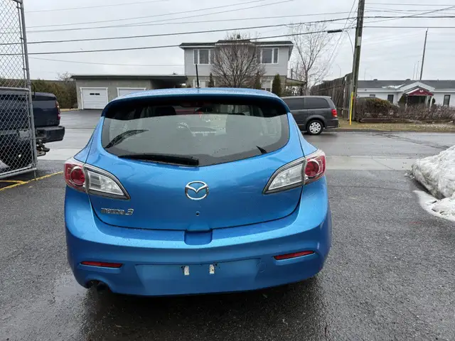 2011 Mazda MAZDA3 4dr Sedan Manual GX in Cars & Trucks in Ottawa - Image 4