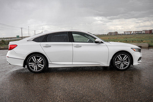 2018 Honda Accord Sedan TOURING EDITION LEATHER SUNROOF in Cars & Trucks in Strathcona County - Image 4