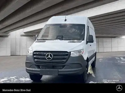 Mercedes-Benz Rive-Sud, la destination Mercedes-Benz par excellence. Bienvenue en première classe. D...