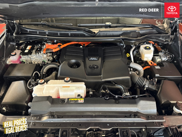 2023 Toyota Tundra 4x4 Crewmax Platinum Hybrid WITH TOW MIRRORS in Cars & Trucks in Red Deer - Image 4
