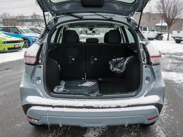 2025 Nissan Kicks Play S WATERLOO SUMMER BLOWOUT! dans Autos et camions dans Kitchener / Waterloo - Image 25