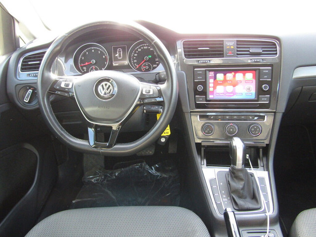 2018 Volkswagen Golf COMFORTLINE 1.8T AUTO/CARPLAY/B.CAMERA/R.ST in Cars & Trucks in Calgary - Image 2