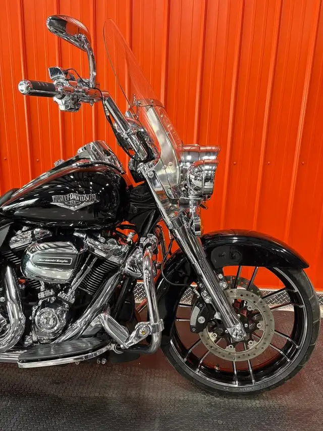2019 Harley-Davidson Road King in Street, Cruisers & Choppers in Moncton - Image 5