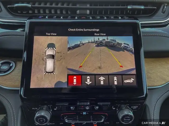 2022 Jeep Grand Cherokee 4xe Summit Reserve | Passenger in Cars & Trucks in Edmonton - Image 32
