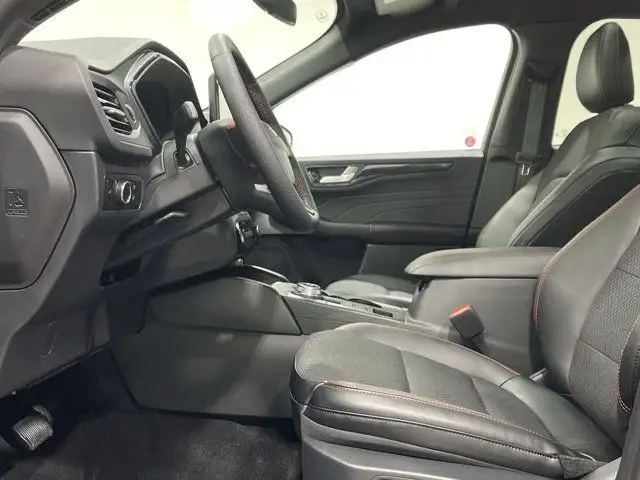 2025 Ford Escape ST-Line - 300A in Cars & Trucks in Strathcona County - Image 17