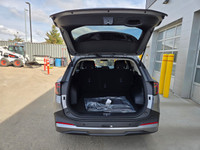 Smart, efficient, and ready for everything life throws your waythe 2026 Kia Sportage LX is the perfe... (image 5)