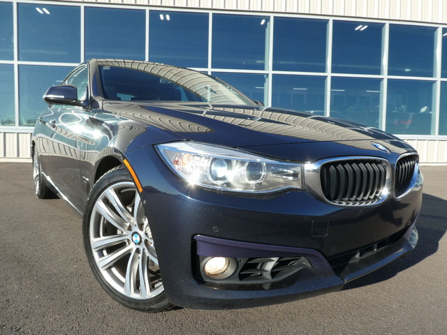  2016 BMW 3 Series 328i xDrive, Nav, Sunroof, Leather, Low KM's in Cars & Trucks in Moncton