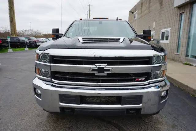 2018 Chevrolet Silverado 2500HD in Cars & Trucks in Oakville / Halton Region - Image 3