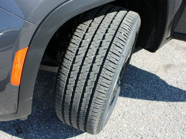 2025 Jeep Grand Cherokee L Altitude 4x4, Sunroof in Cars & Trucks in Calgary - Image 2
